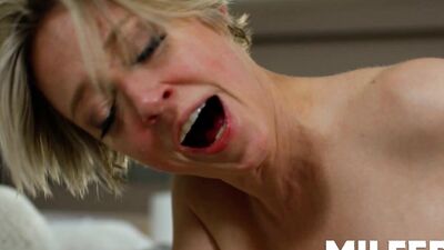 Hot Busty MILF Fucks The Cable Guy Sneakly - Dee Williams