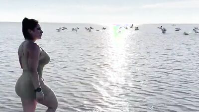 Amateur Big Ass Wife Gets Fucked In The Romantic Sunset