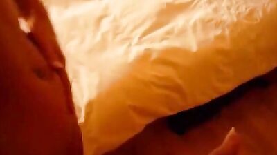 German Amateur Milf Cumshot in Bedroom