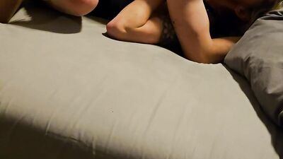 A homemade fuck ends with a power hose cumshot on her face