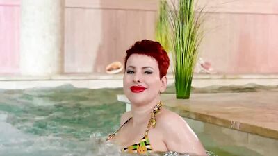 Intimate solo with busty mature Lisa Pinelli