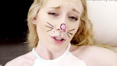 Kinky MILF takes pleasure in bunnypussy play