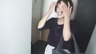 K     Keiko Eto's tight swimsuit makes him lose control in Heaven