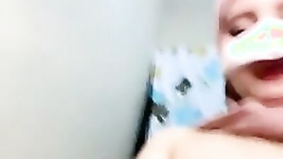 Mature Hijab Coklat Kiki Ukhti Colmek Desahannya Nikmat squirts while getting her big ass toy