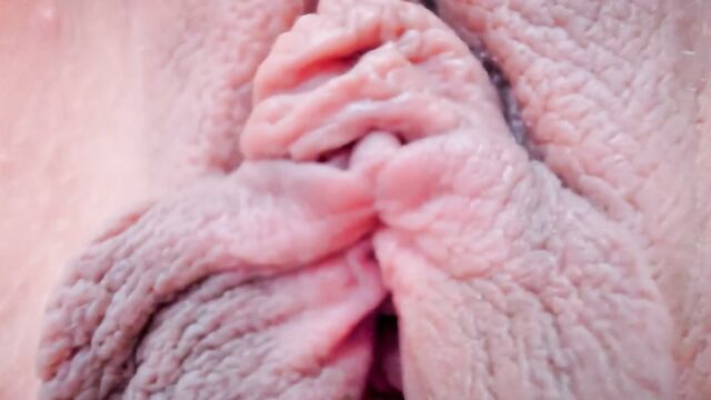 Dana Play with her Large Pussy Lips (Closeup Extreme Detail 1080p)
