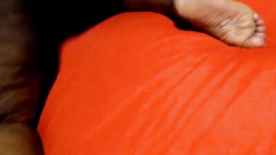 Oiled up black BBW shakes that massive ass on webcam
