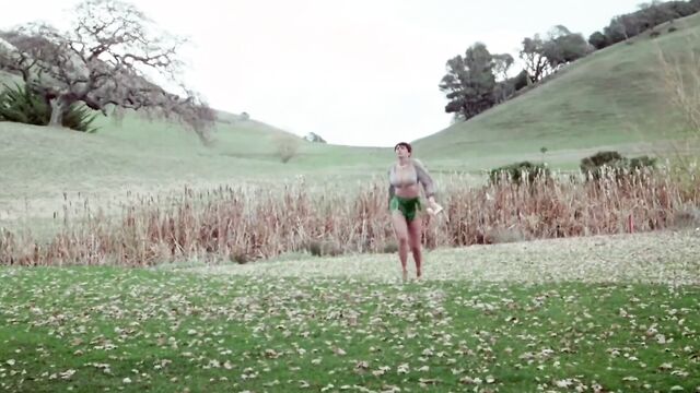 Lovely cougar takes a hard cock up that hairy cunt in vintage movie
