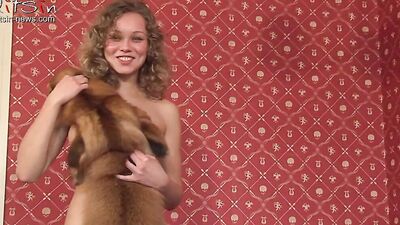Sindy & Valentina are posing naked for the camera at this casting