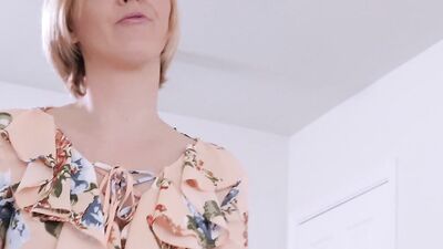 Cheating housewife talks with her husband over the phone while being fucked