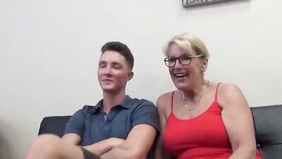 Blonde mature is an expert of dick sucking and riding