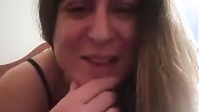 Amateur MILF is cock-teasing her fans on live webcam show