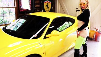 Nude car wash girl goes down on a lucky man and blows