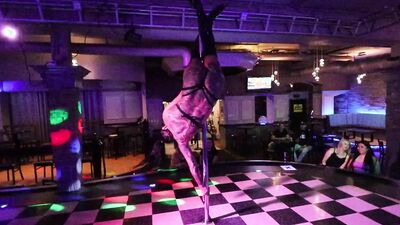 Astonishing stripper Darcy Diamond does a great show on that stage