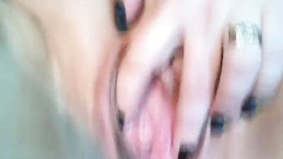 Gaping wet mature cunt!