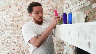 Katy jane falls for fake masseuse's anal trick!