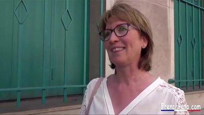Mature and horny beauty with a shaved pussy fucked balls deep