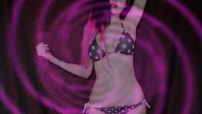 Astonishing cougar talks dirty in this hypnotic JOI solo video