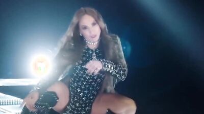 Jennifer Lopez dancers half naked in this sexy music video