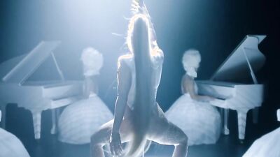 Jennifer Lopez dancers half naked in this sexy music video