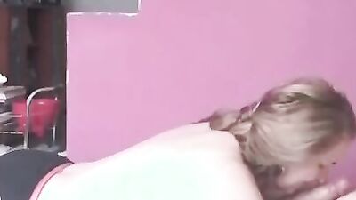 Chubby woman sits on her partner and rides him in homemade video