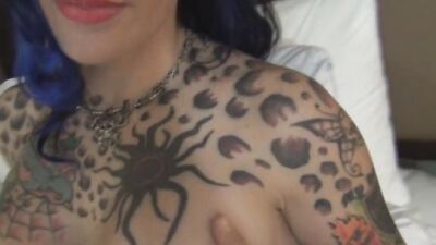 Tattooed babe Kaylee Brookshire sucks a hard cock and gets shagged