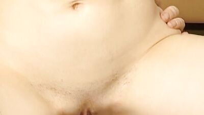 Rothaarige mit Dauerwelle bekommt ne Ladung Sperma