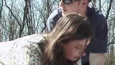 Chubby cougar and her partner are having sex on a picnic