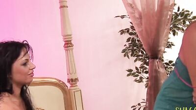 Gorgeous blonde girl gets her pussy pleased by a kinky friend