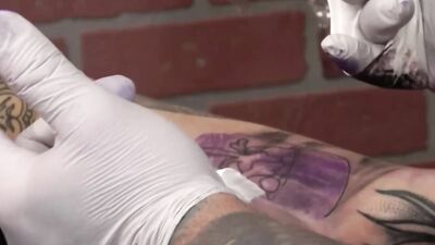 Amber Luke Masturbates While Getting Tattooed