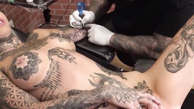 Amber Luke Masturbates While Getting Tattooed