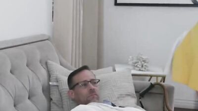 Hot Woman In Glasses Fucks With A Dicky Grandfather In The Bedroom And Cums