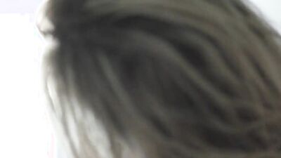 Erotic les milf toesucking gf after oralsex session