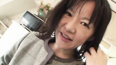 Asian Milf Homemade Porn - Asian mature MILF wife in amateur homemade porn 4 - MomVids.com