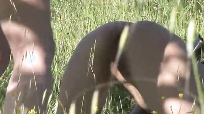 Amateur babe is getting fucked by her boyfriend out in the fields