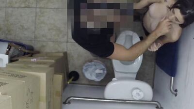Naughty MILF is getting bonked hard by a horny chap