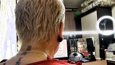 Blonde mature ia craving for aome hard prick in this homemade video