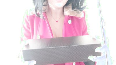 Amateur stepmom is flashing her boobs and cunt in this solo video
