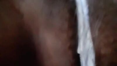 Zilah Luz plays with her spicy cunt in this close-up video