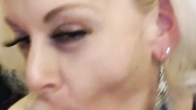 Close-up video of horny stepmom giving some nice bj