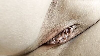 Webcam mature woman shows pussy from up close while masturbating