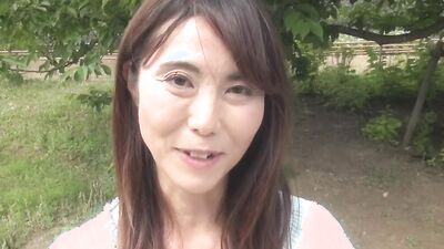 KRS111 Mature woman climaxing with spasms! She comes breathlessly!