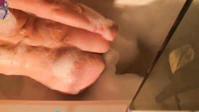 Bath routine, waxing and oil (a sample of my exclusive content)