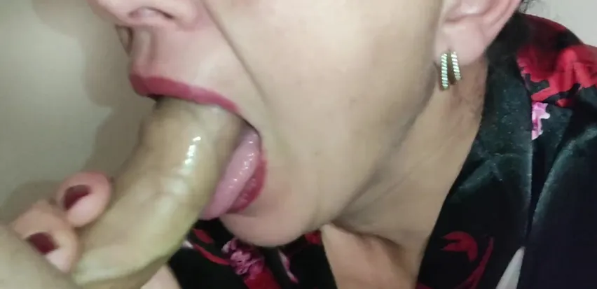 Amateur Wife Pov Blowjob Facial - Married Mature MILF Blowjob with Cum in Mouth - Amateur Wife POV Blowjob -  MomVids.com