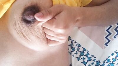 CHEATING HOUSEWIFE TAKES ADVANTAGE OF HER HUSBAND'S ABSENCE TO SHOW OFF HER WET AND DELICIOUS PUSSY TO HER FANS ON SOCIAL MEDIA